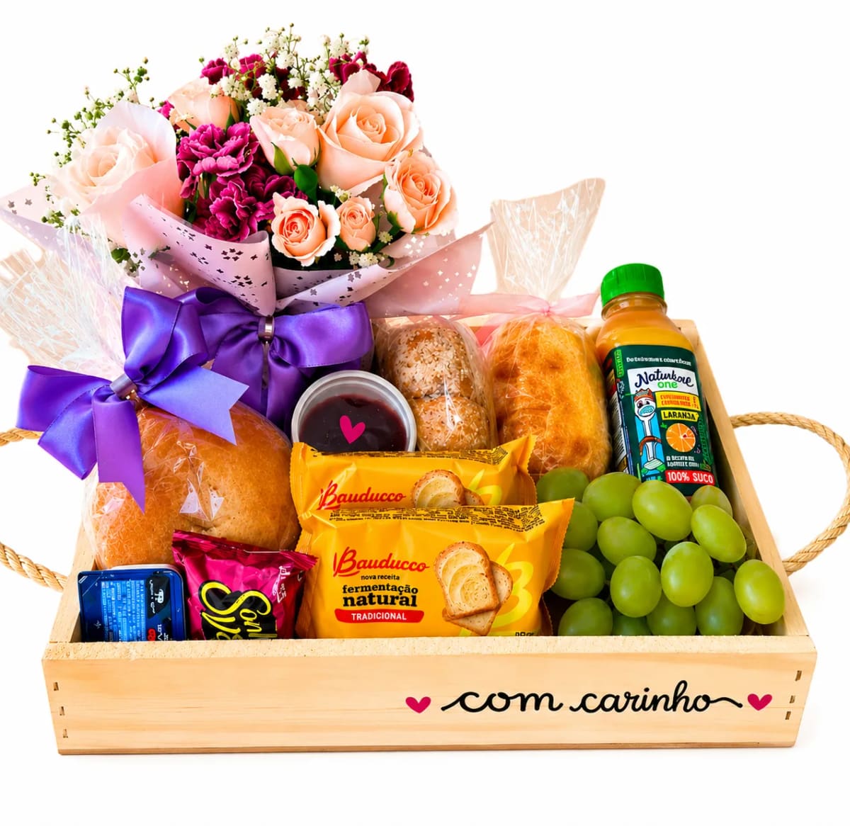 Cesta com Amor com Arranjo de Flores