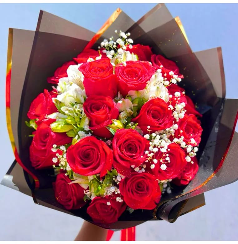 Buquê Paixão em Abundância - 20 Rosas Vermelhas